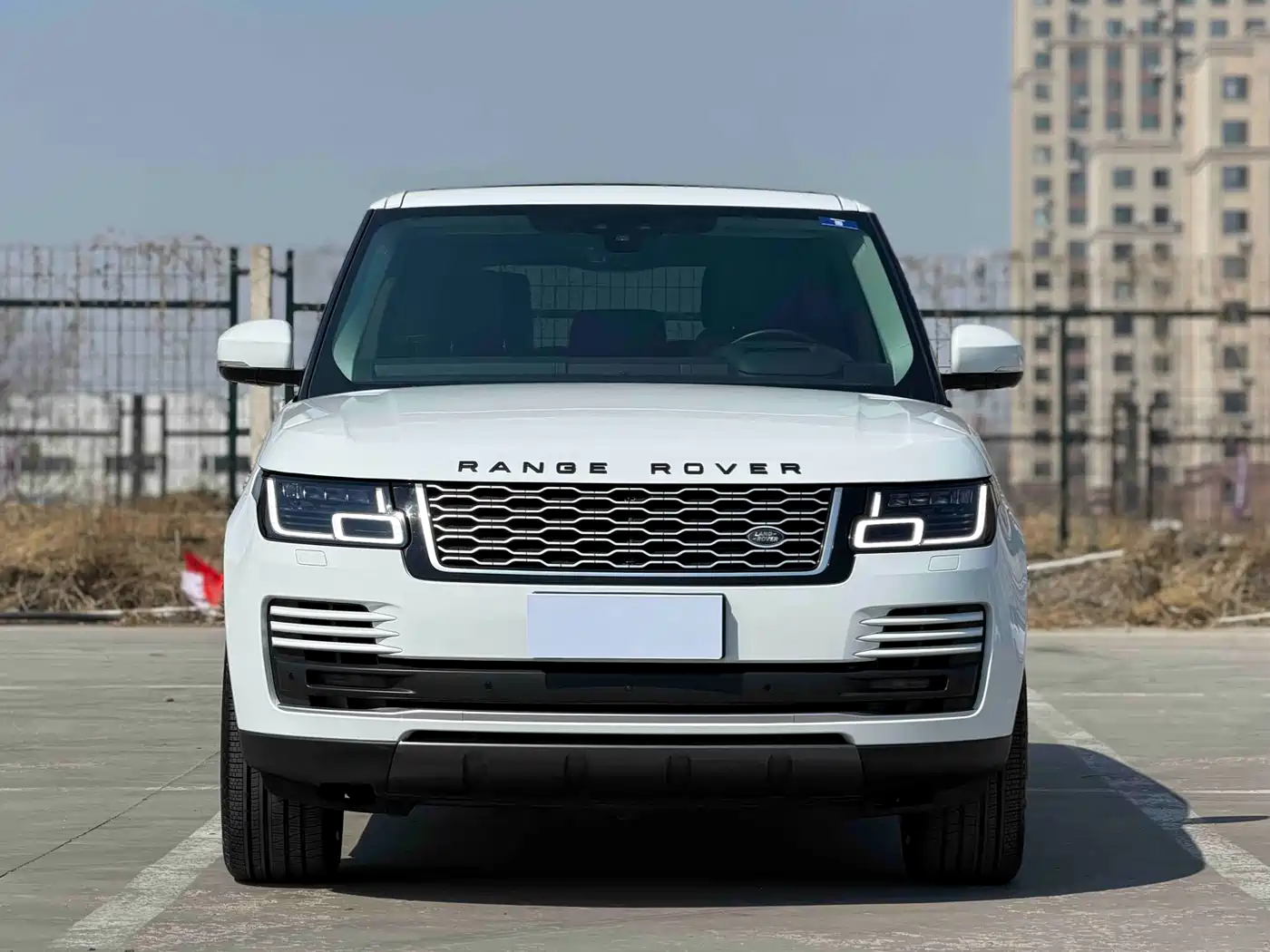 Land Rover Range Rover 2020 3.0 L6 Heritage Extended Edition фото 2