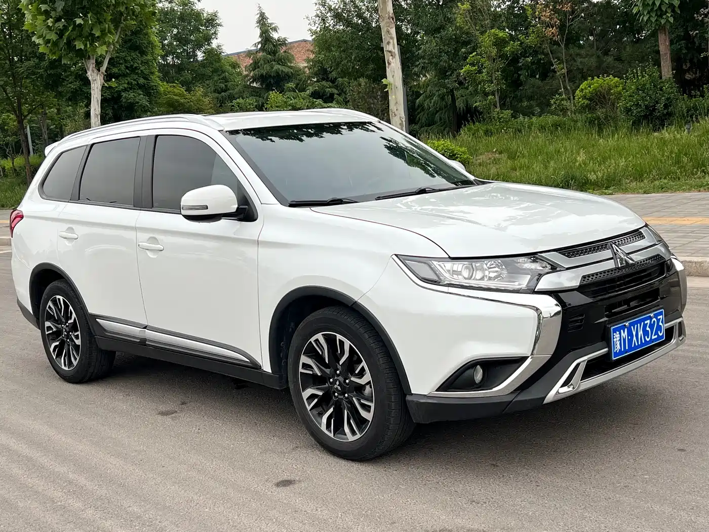Mitsubishi Outlander 2019 2.0L 2WD Enjoy 7-Seater China VI фото 3