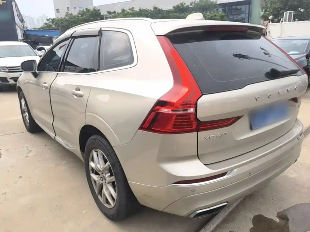 Фото 5 - Volvo XC60