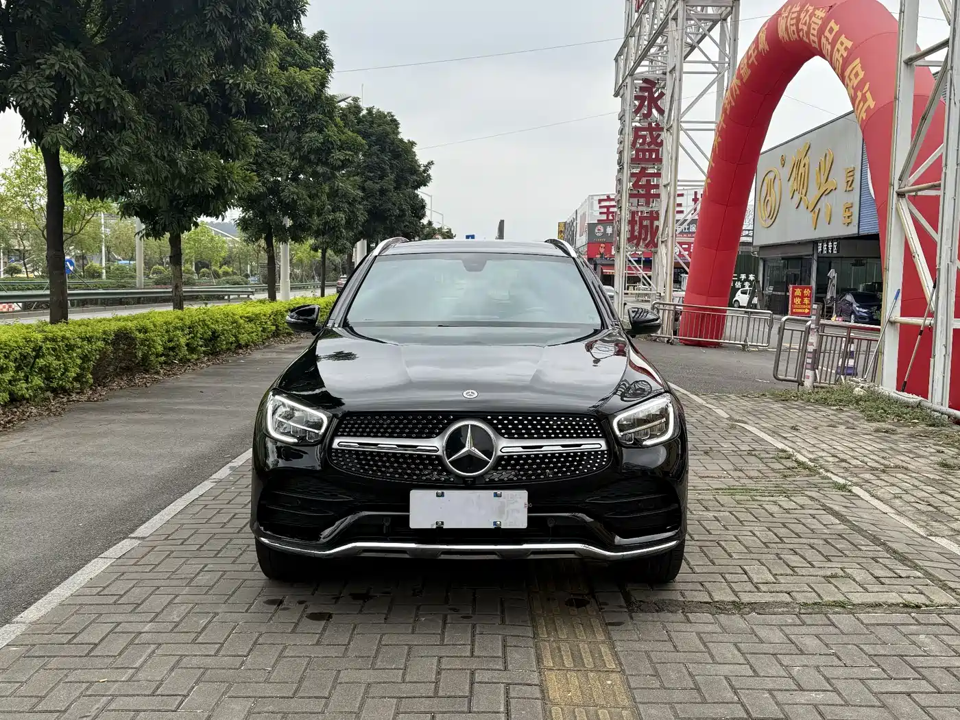 MERCEDES-BENZ GLC