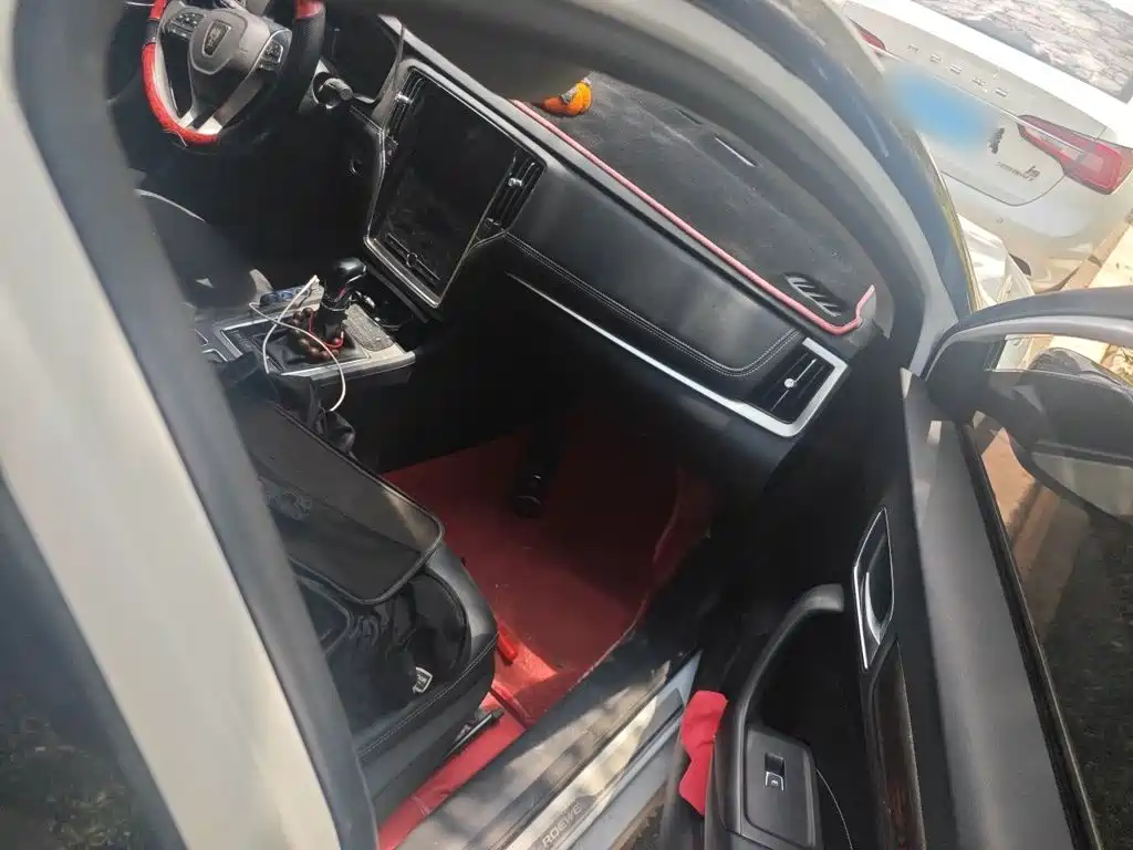 Roewe i6 2022 2020 PLUS 1.6L CVT 4G Connected Glory Flagship Edition