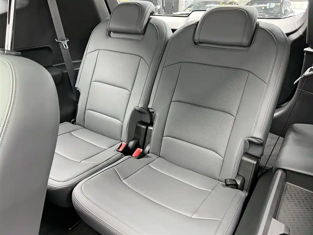 Geely Haoyue L 2026 2026 1.5TD DCT Happiness 7-Seater