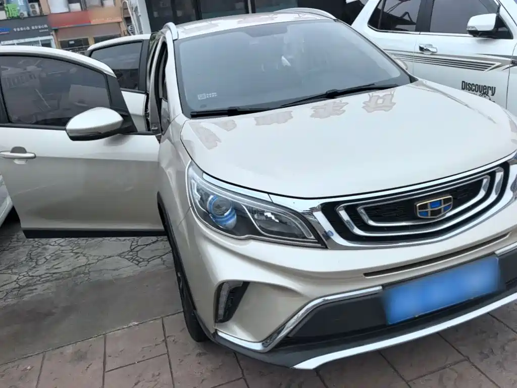 Фото 4 - Geely Vision X3