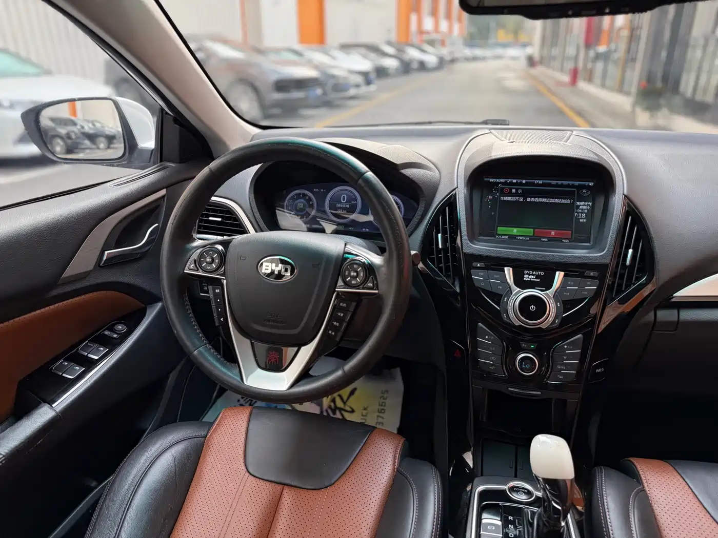 BYD Qin New Energy 2015 1.5T Dual Crown Flagship Edition фото 18