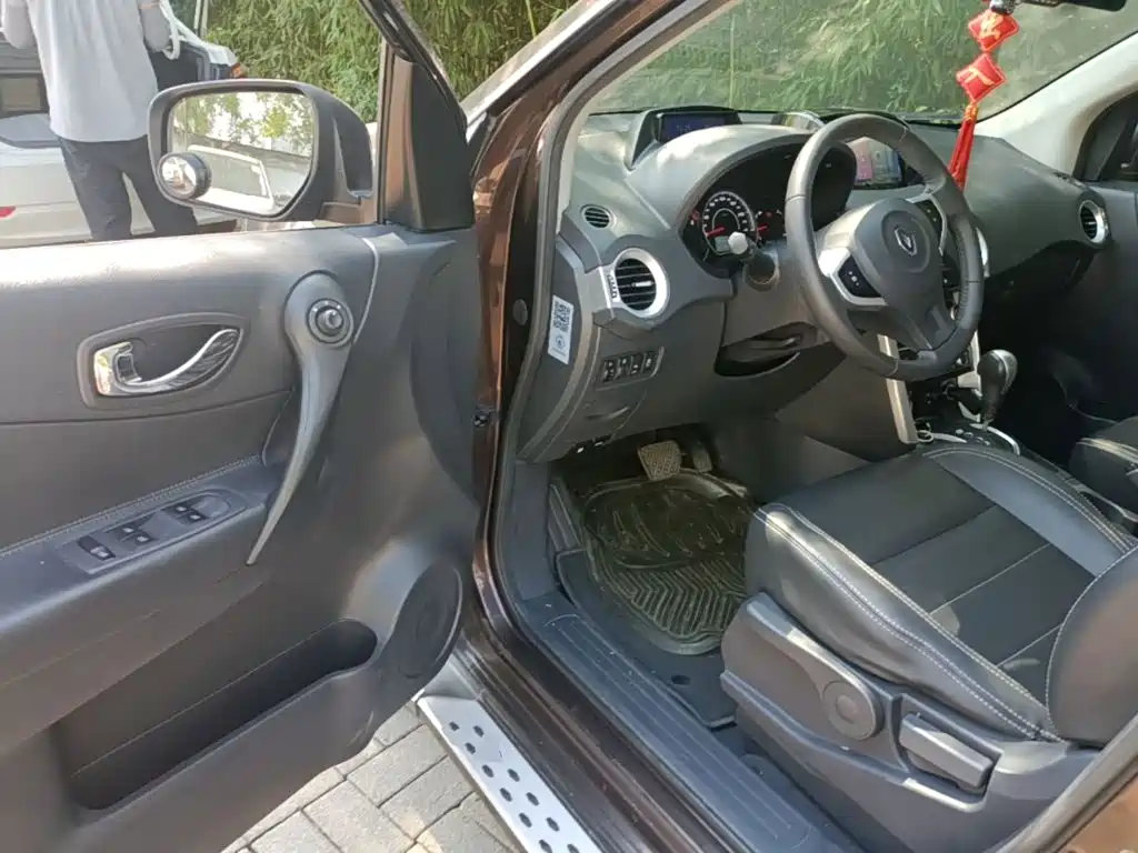 Renault Koleos (Import) 2015 2014 Facelift 2.0L 2WD Fashion Edition