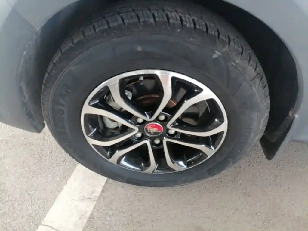 Dongfeng Fengxing Joyear XV 2017 2016 1.6L CVT Comfort