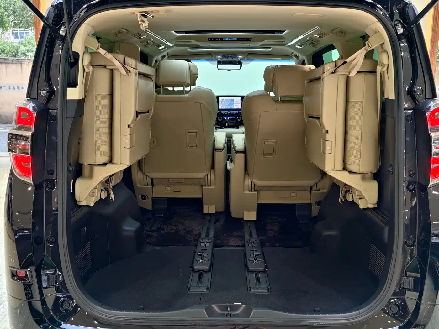 Toyota Vellfire 2022 2021 Crown Hybrid 2.5L HV Premium Edition