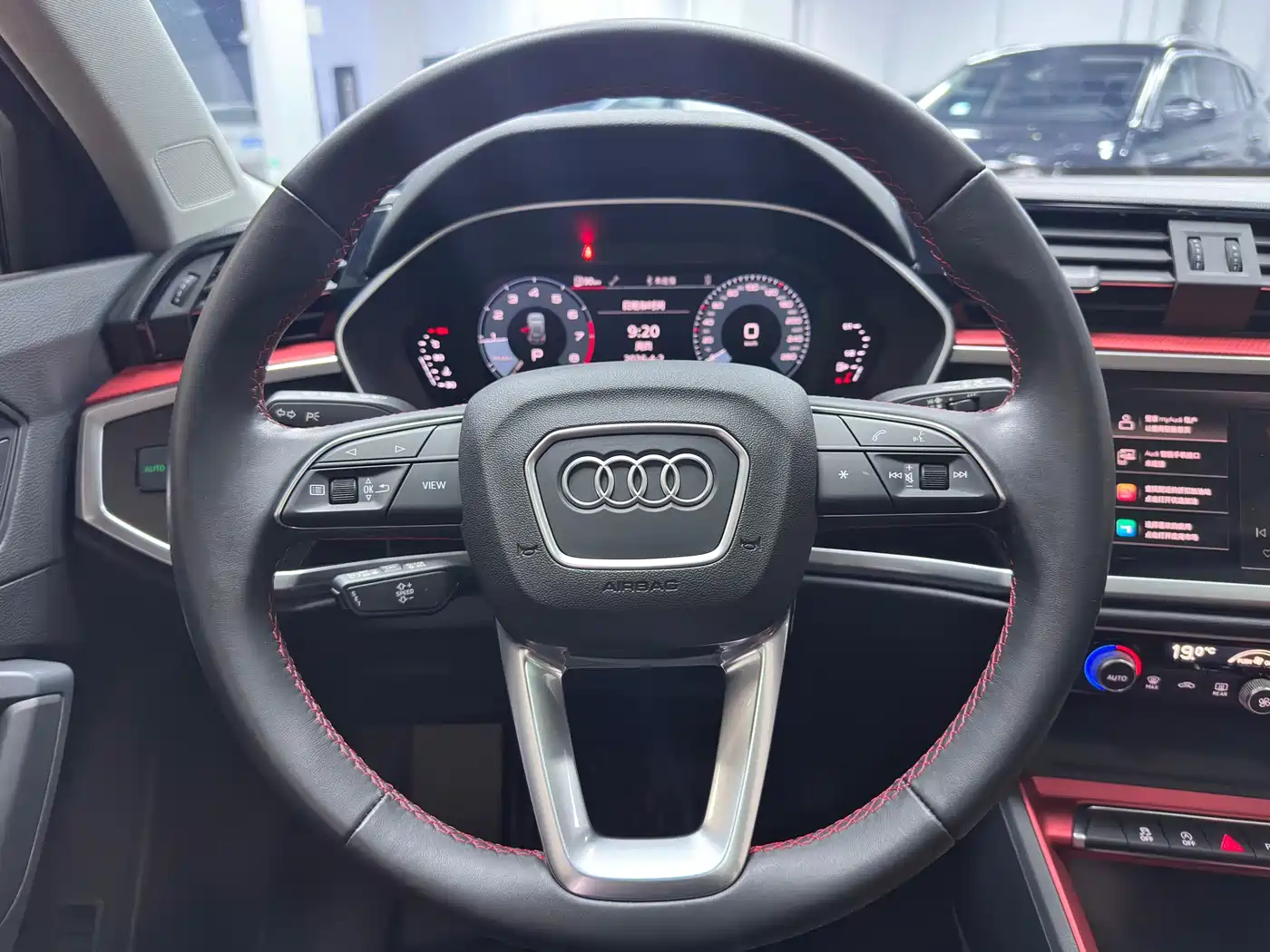 AUDI Q3