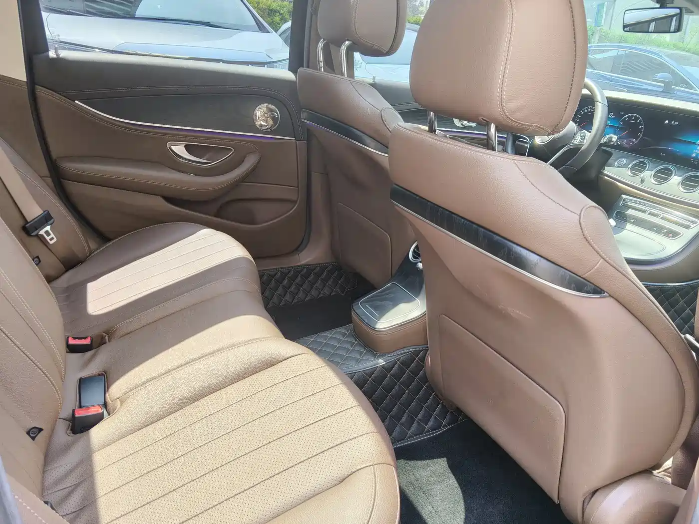 Mercedes-Benz E-Class 2023 E 300 L Sport Fashion фото 11