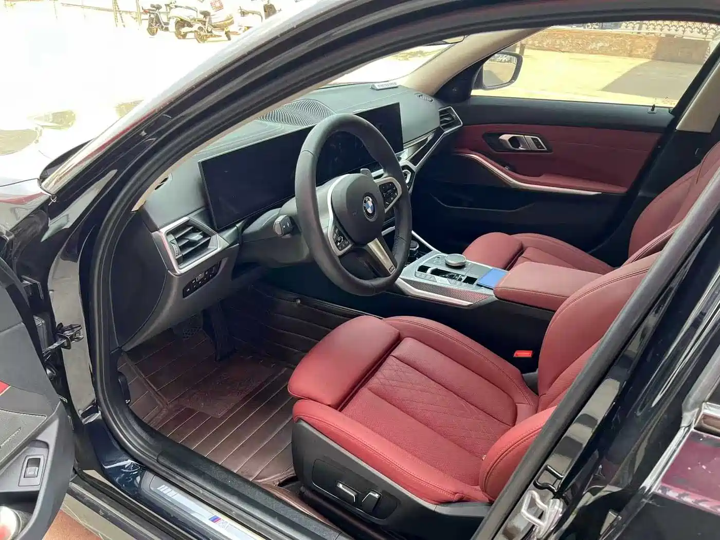 BMW 3 Series 2024 325Li M Sport Shadowline Package фото 6