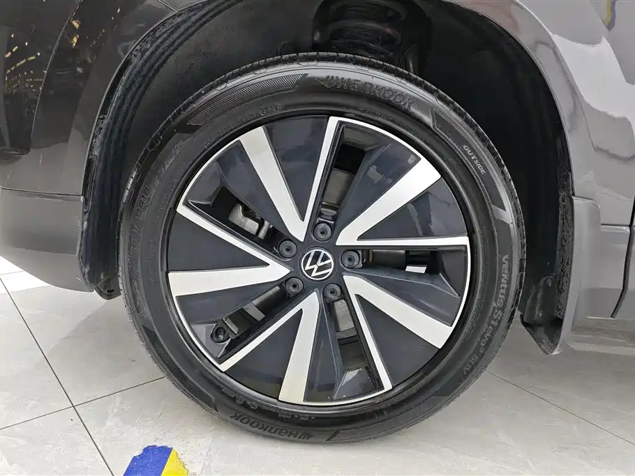 VOLKSWAGEN TUYUE