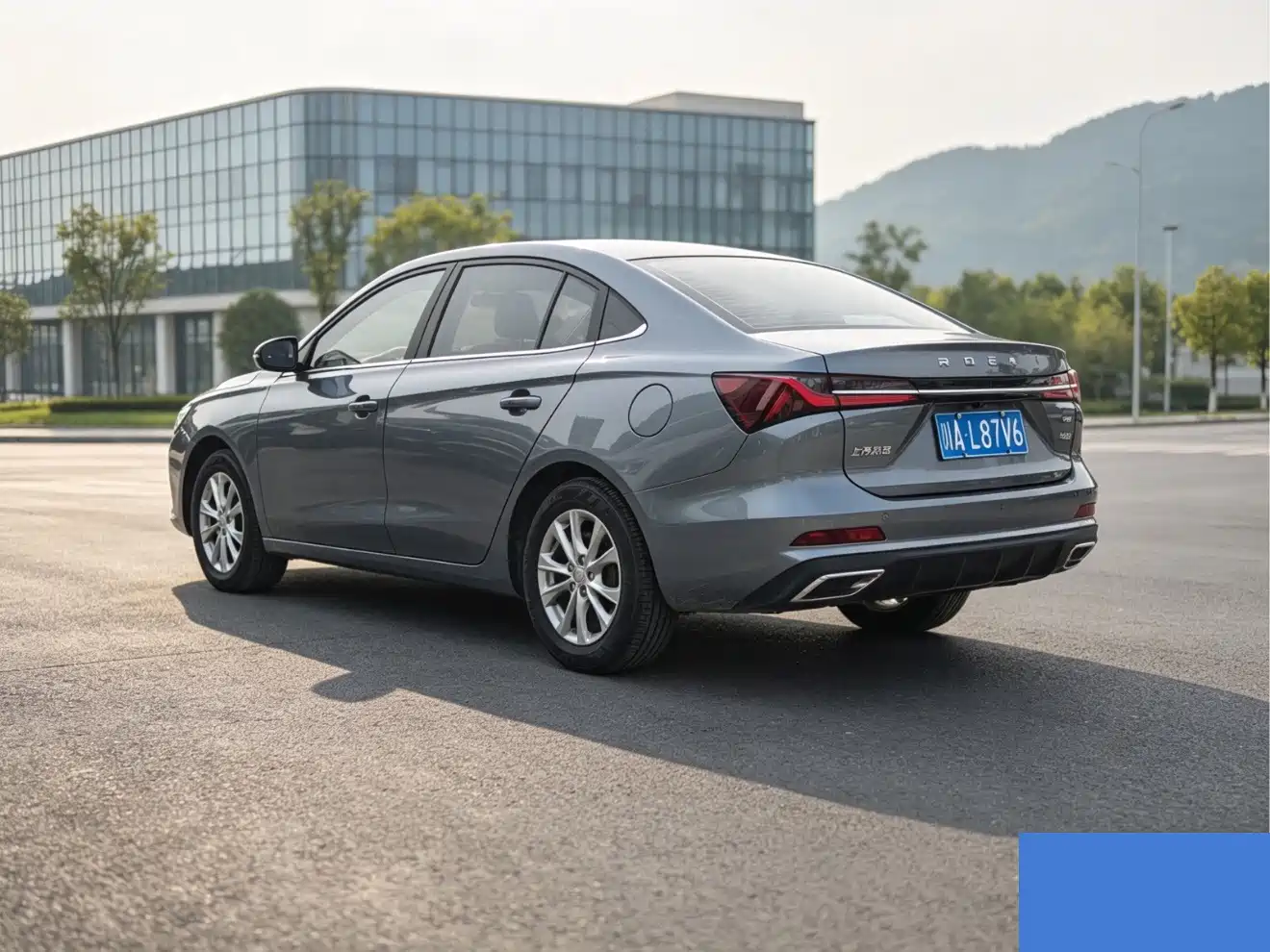 Фото 5 - Roewe i5