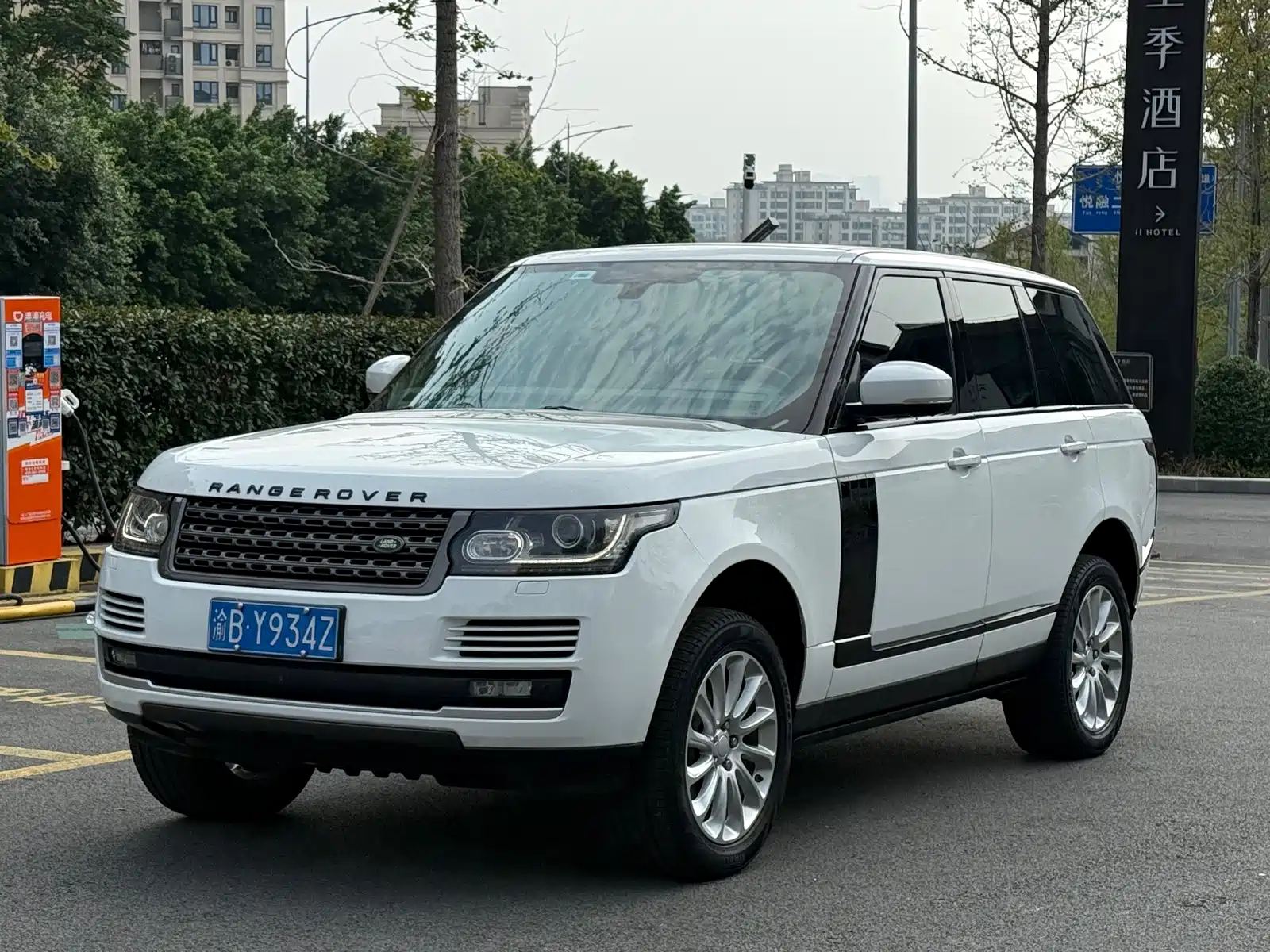 Фото 1 - Land Rover Range Rover