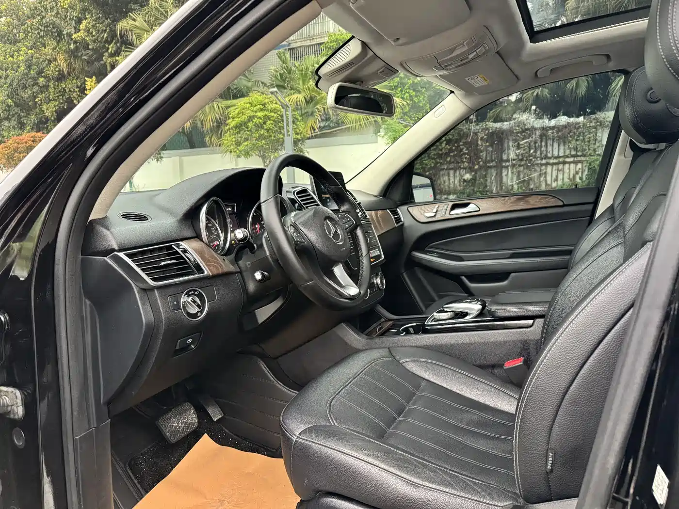 Mercedes-Benz GLE 2016 GLE 320 4MATIC Luxury фото 4