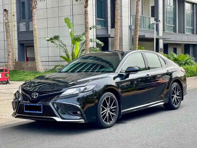 TOYOTA CAMRY