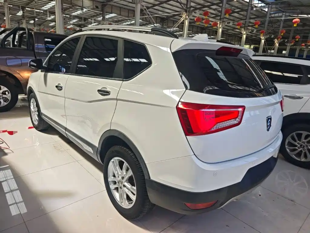Baojun 560 2015 2015 1.8L Manual Elite