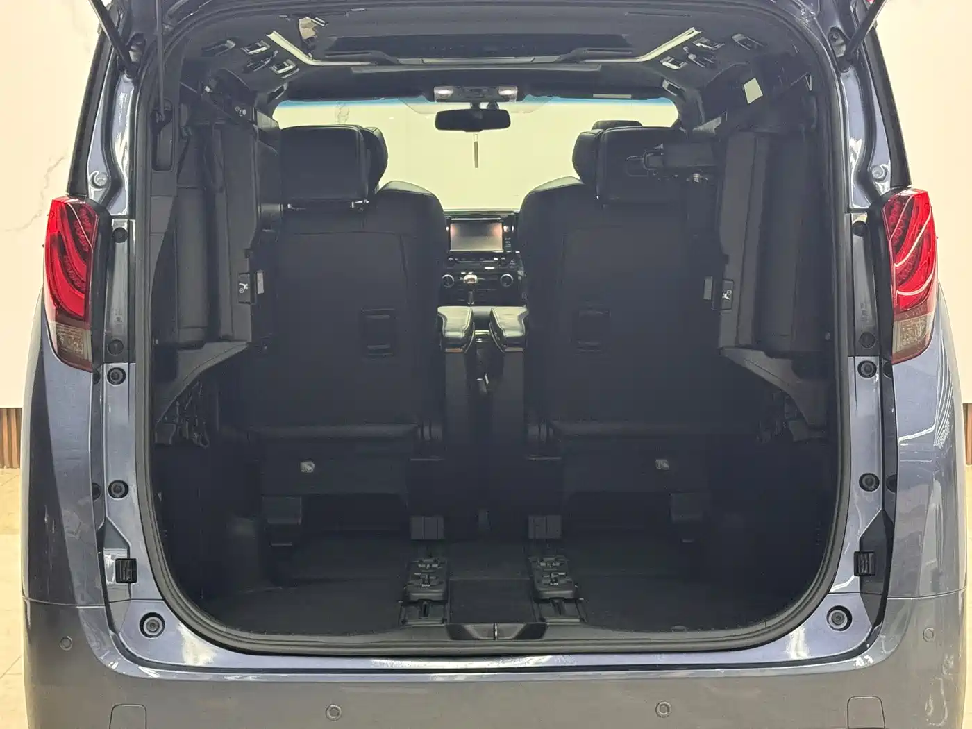 Toyota Alphard 2015 3.5L Premium Edition фото 6