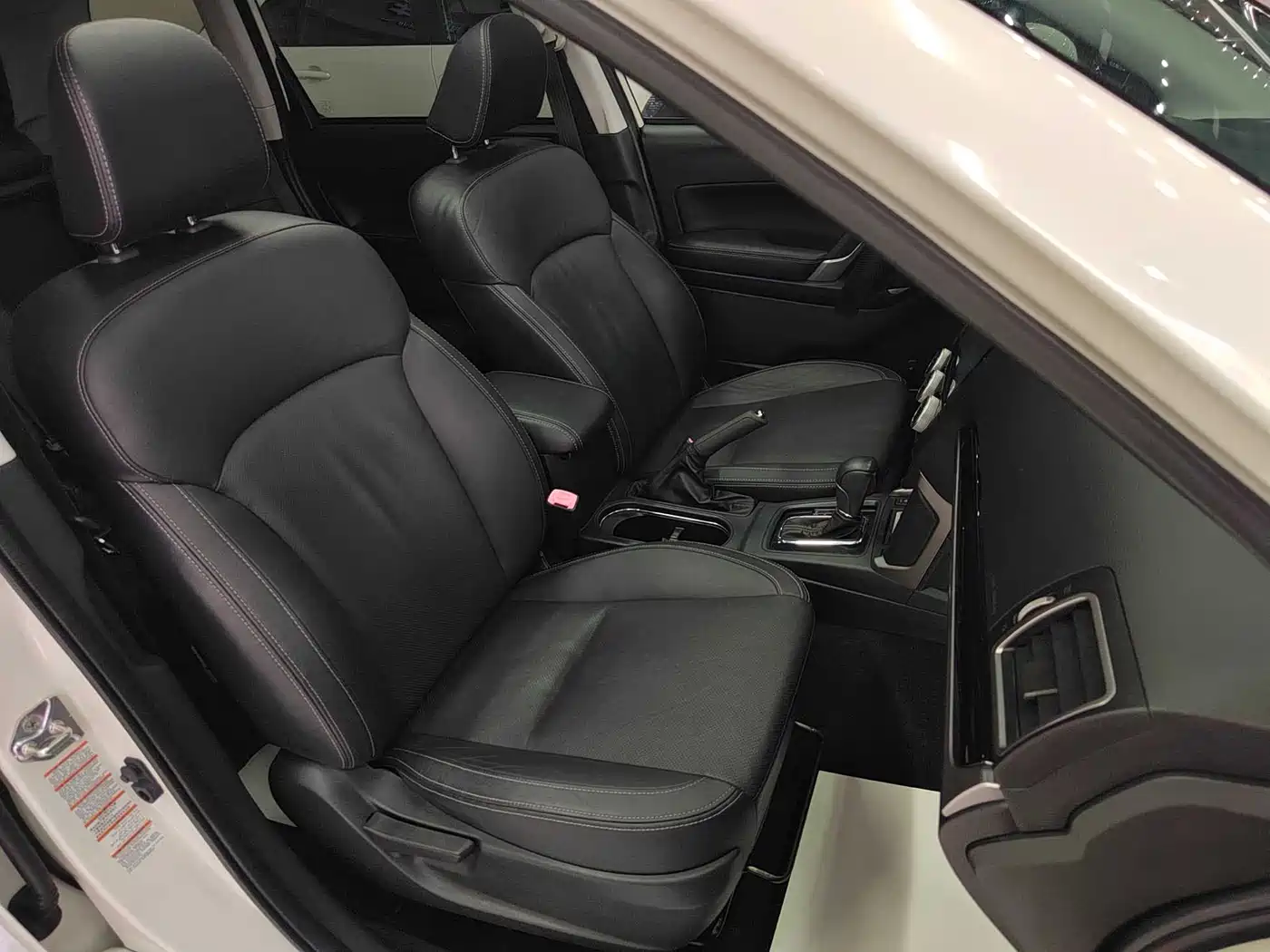 Subaru Forester 2016 2.0i Fashion Navigation Edition фото 19