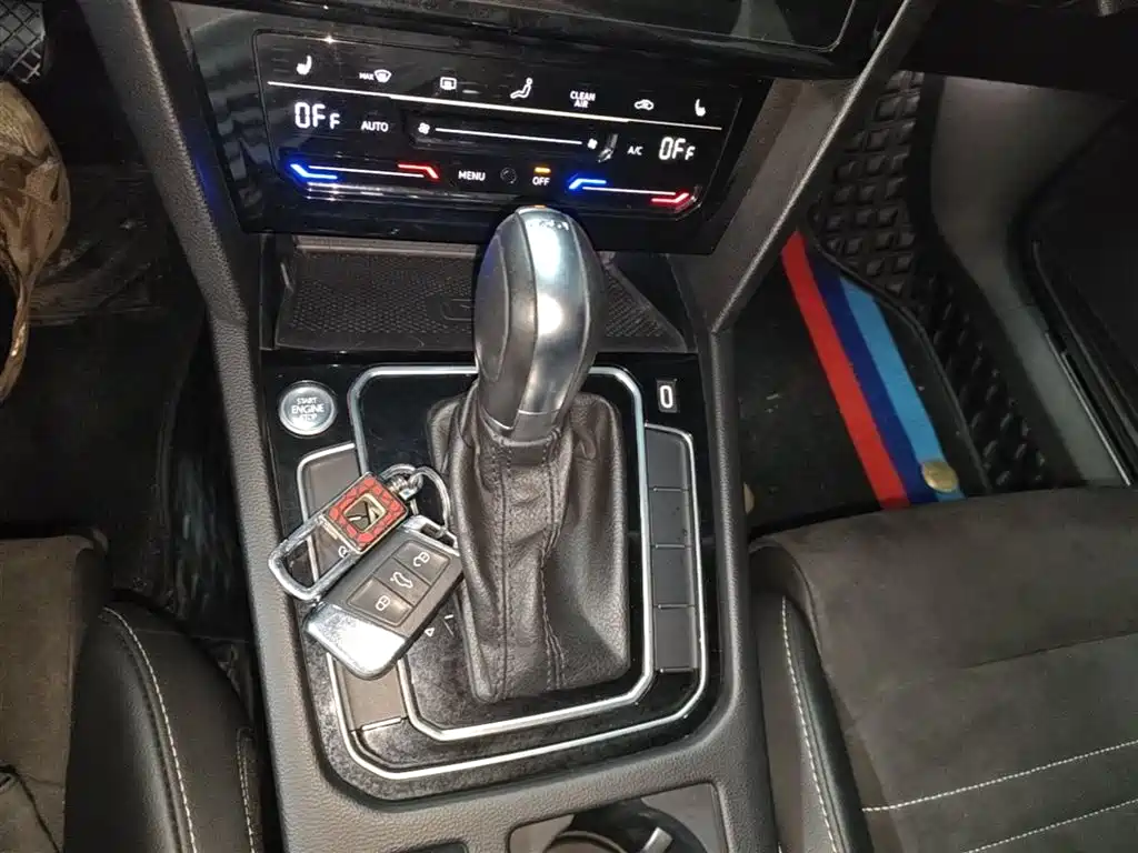 Volkswagen Magotan 2020 330TSI DSG Luxury фото 10