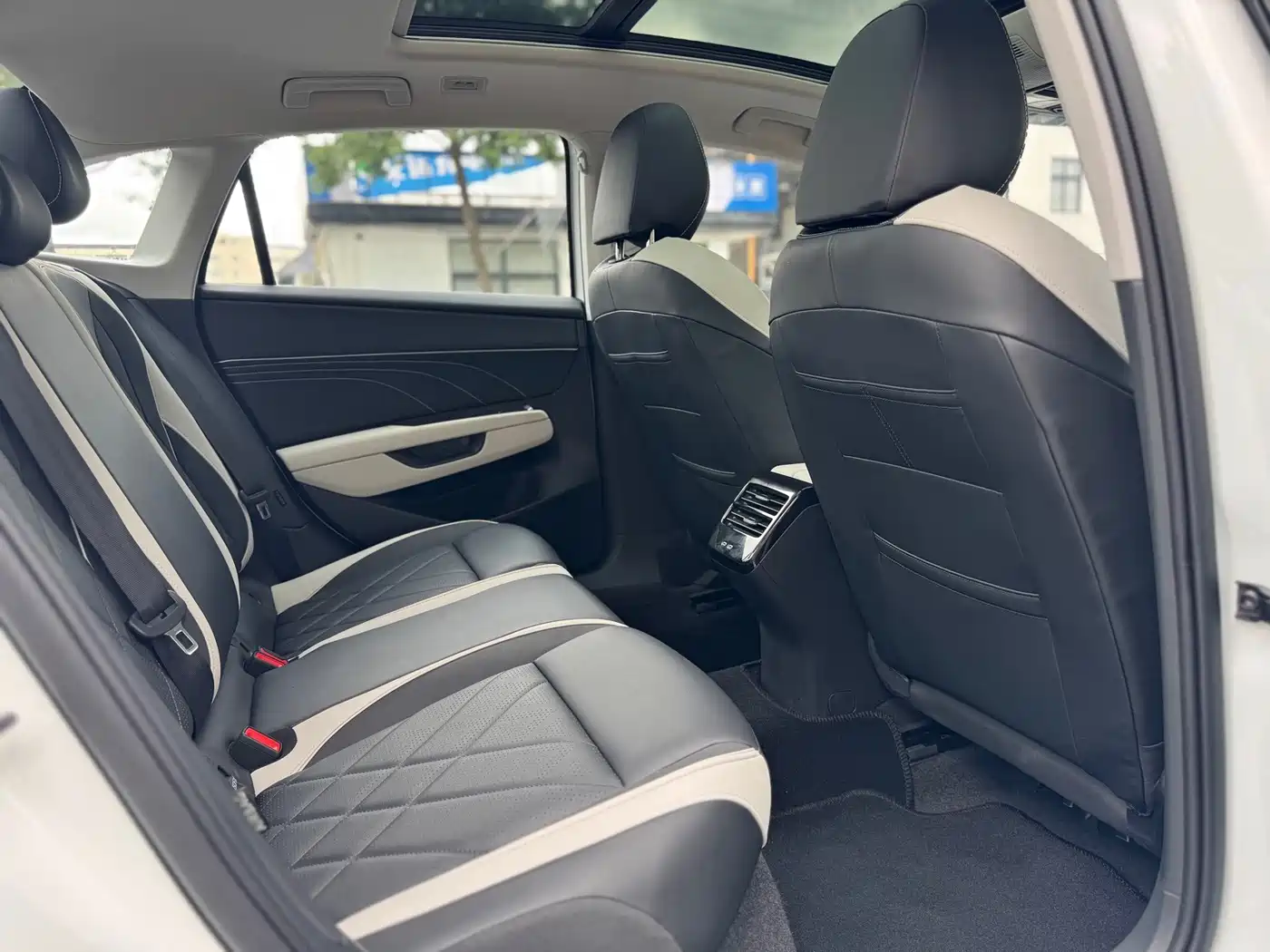Volkswagen Sagitar, миниатюра 17