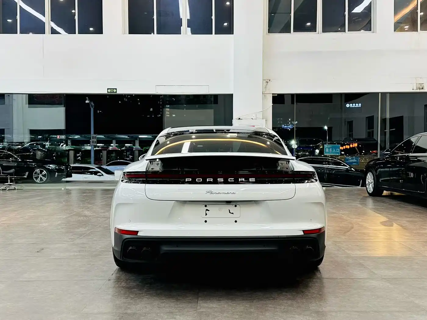 PORSCHE PANAMERA