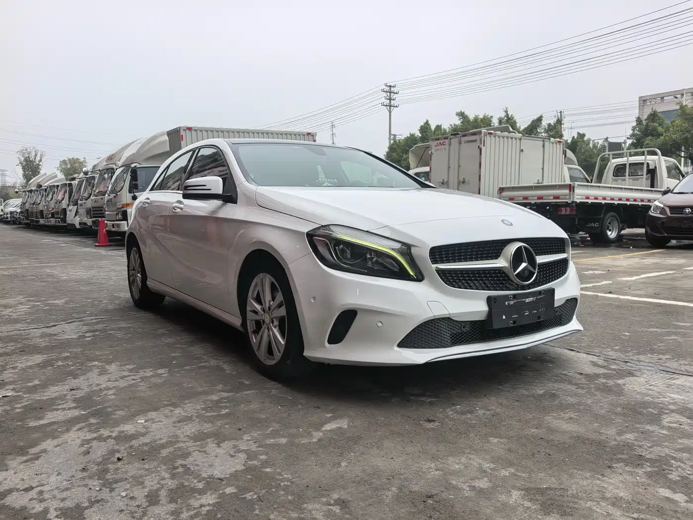 Mercedes-Benz A-Class (Import) 2016 A 200 Dynamic фото 3