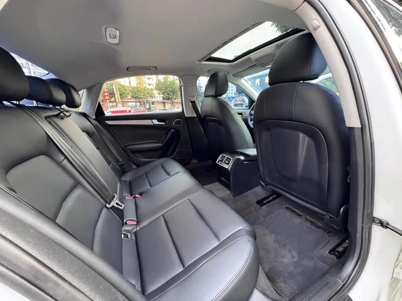 Фото 12 - Audi A4L