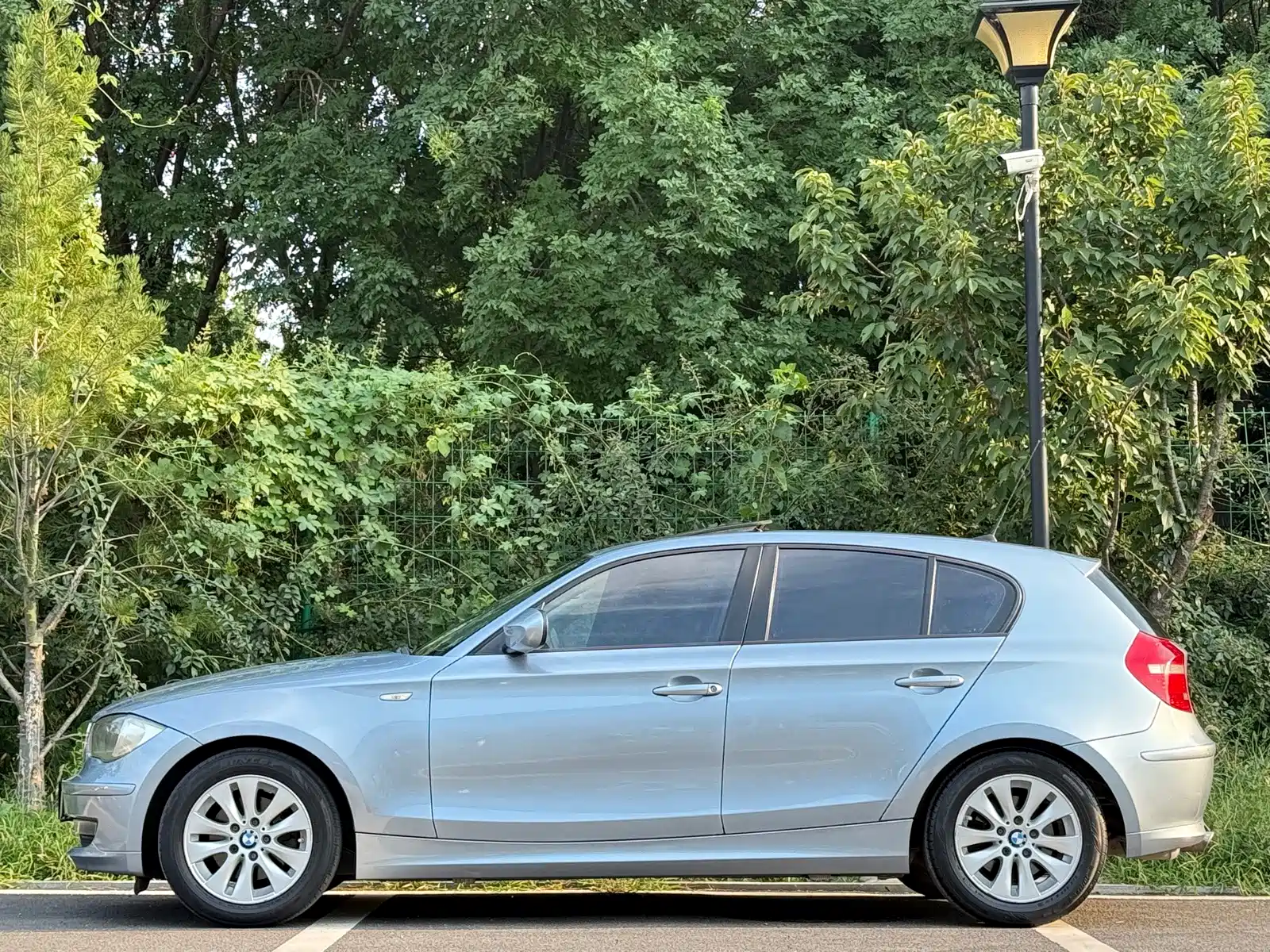 Photo 4 - BMW 1 Series (Import)