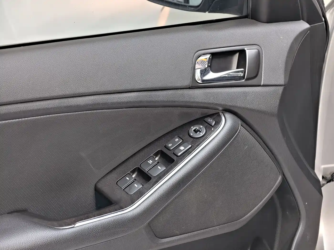 Kia K5 2014 2.0L Automatic LUXURY фото 12