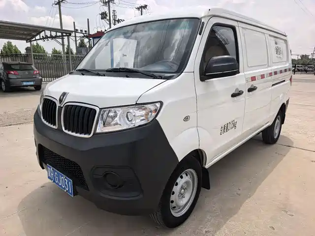  Jinbei Little Sea Lion X30 2021 1.5L Premium Aluminum Wheel Dual-tone Central Air Conditioning MP5 Edition Bus China VI SWC15M