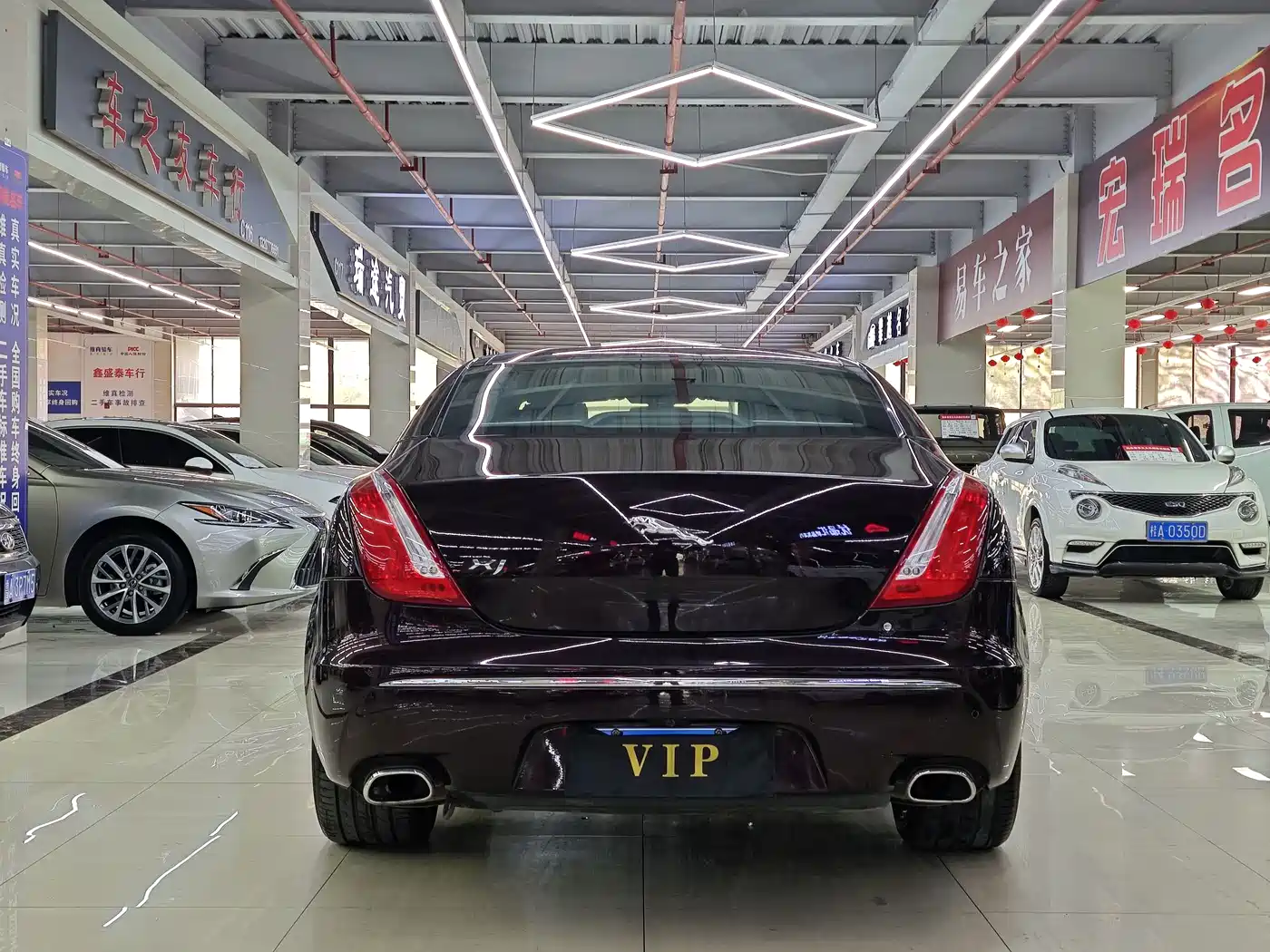 Jaguar XJ 2010 Model XJL 5.0 Panoramic Luxury Edition фото 5