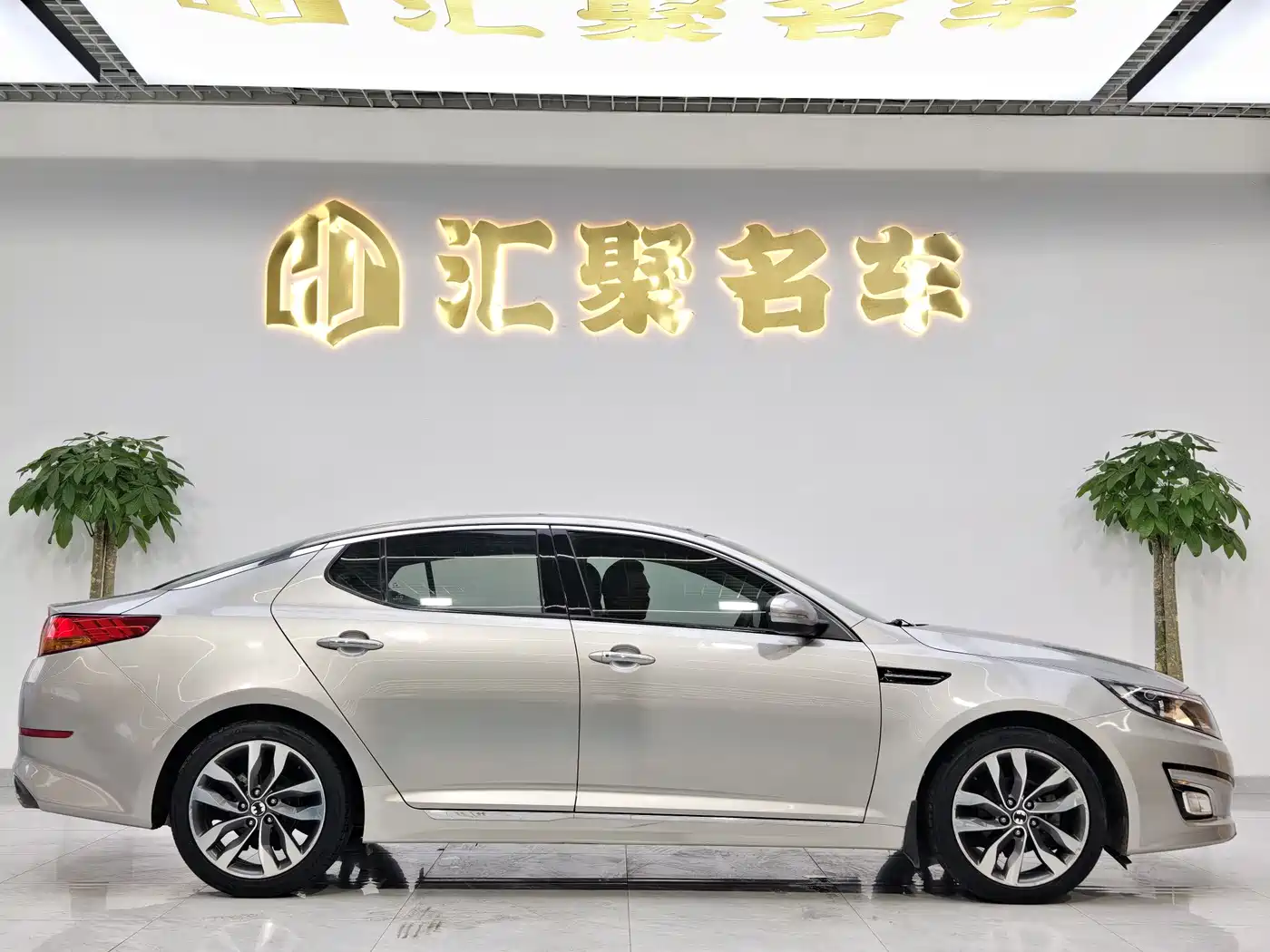 Kia K5 2014 2.0L Automatic LUXURY фото 5