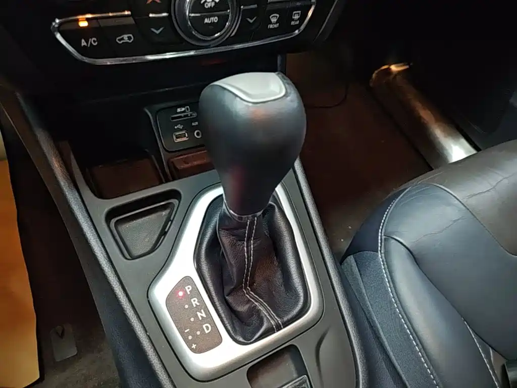 Jeep Cherokee 2016 2016 2.4L Leading Edition