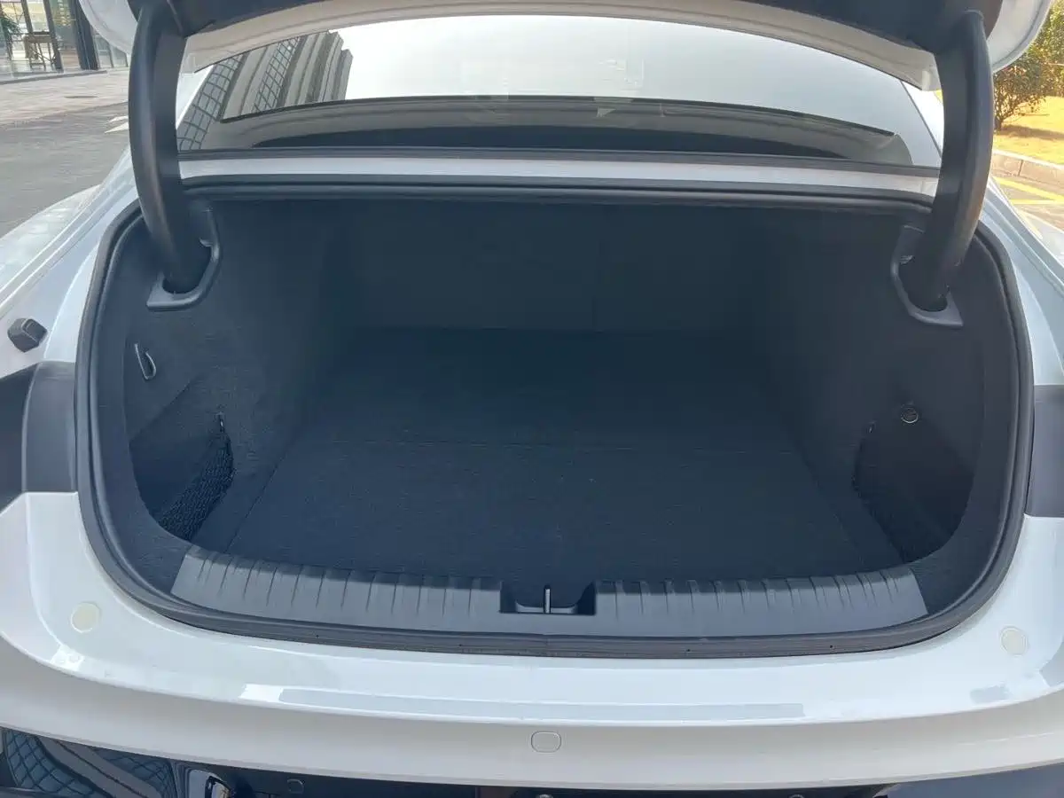 XIAOMI CAR XIAOMI SU7 ULTRA