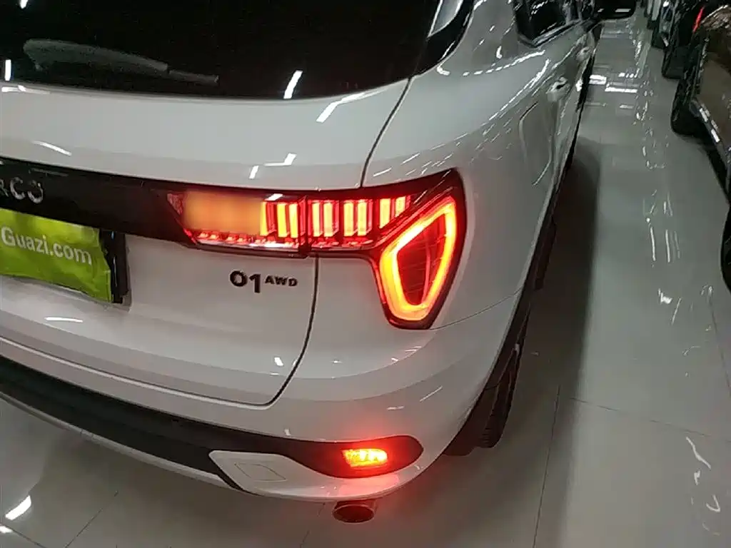 Lynk & Co 01 2017 2.0T AWD Pro фото 8