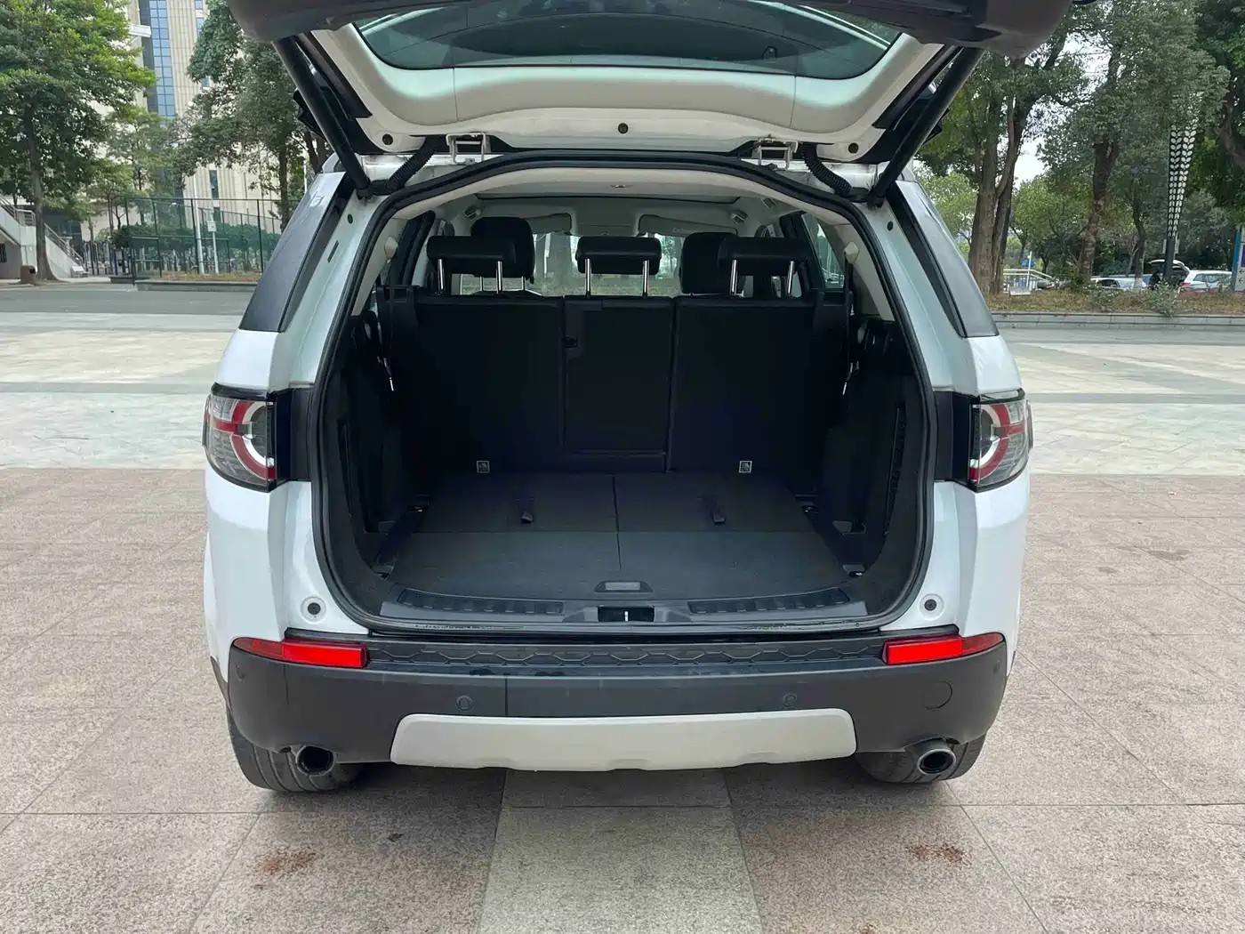 Land Rover Discovery Sport 2017 2.0T HSE фото 22