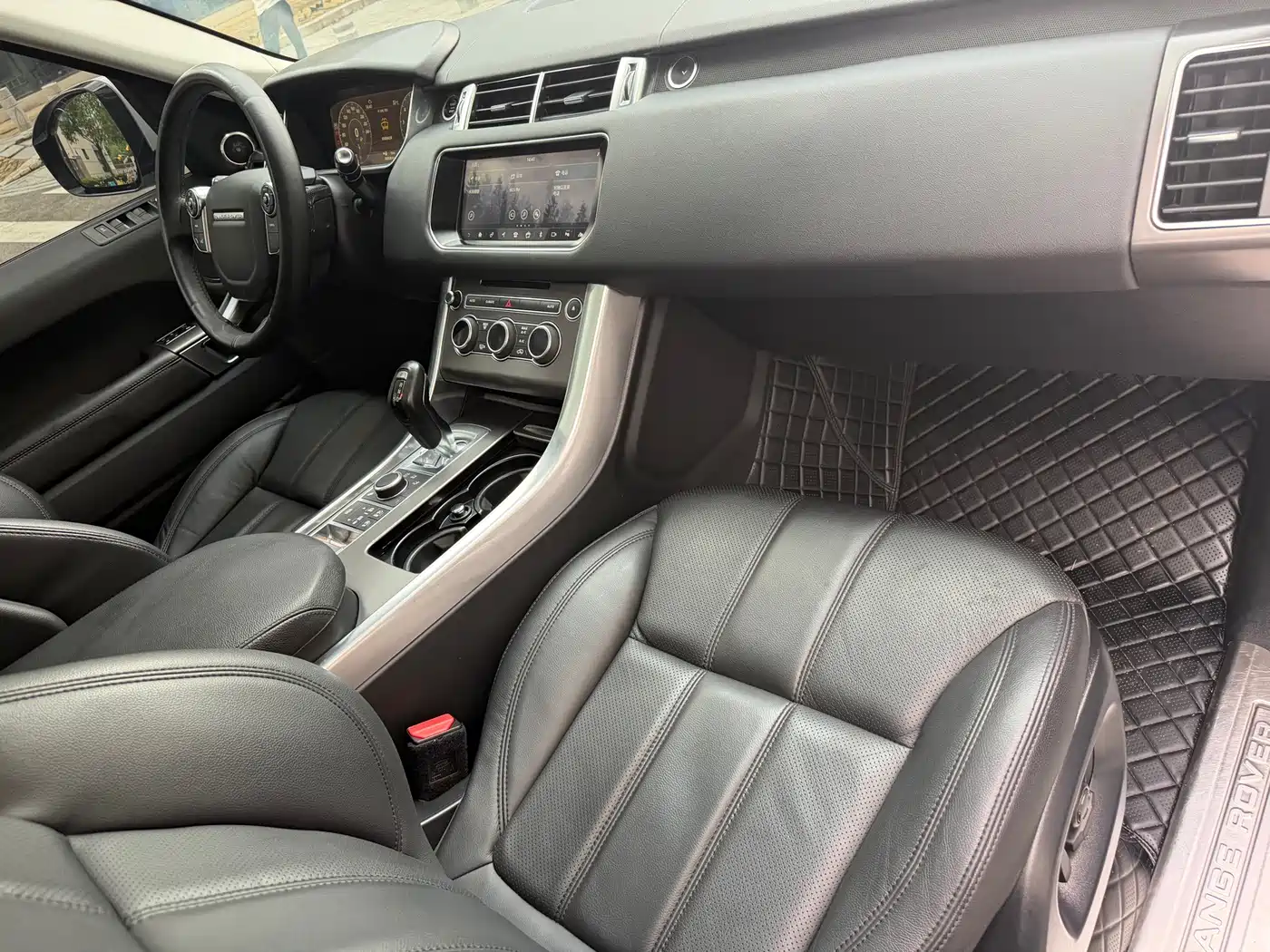 Фото 10 - Land Rover Range Rover Sport