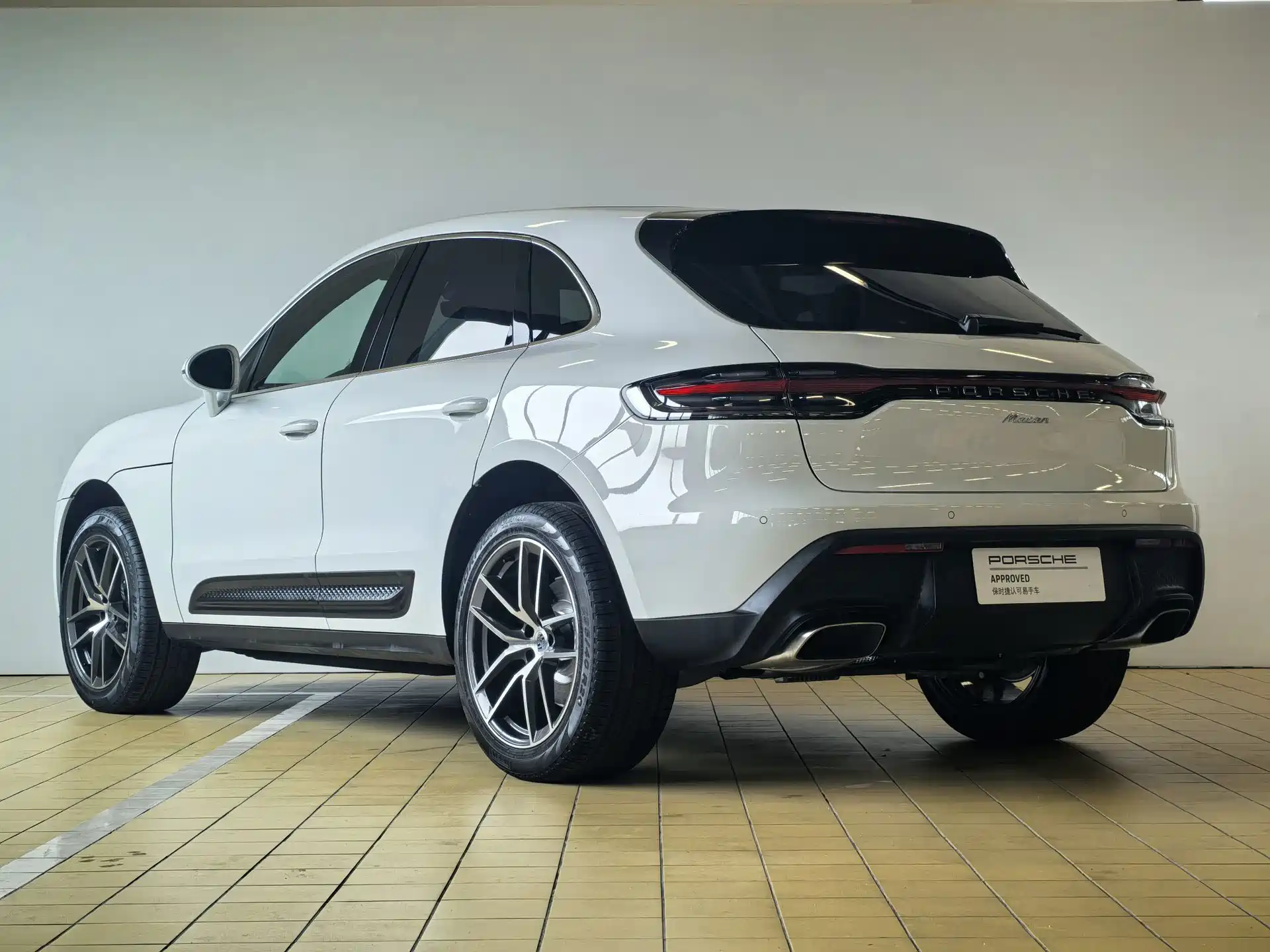 Photo 5 - Porsche Macan