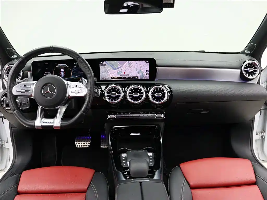Mercedes-Benz A-Class AMG (Import) 2020 AMG A 35 4MATIC фото 11