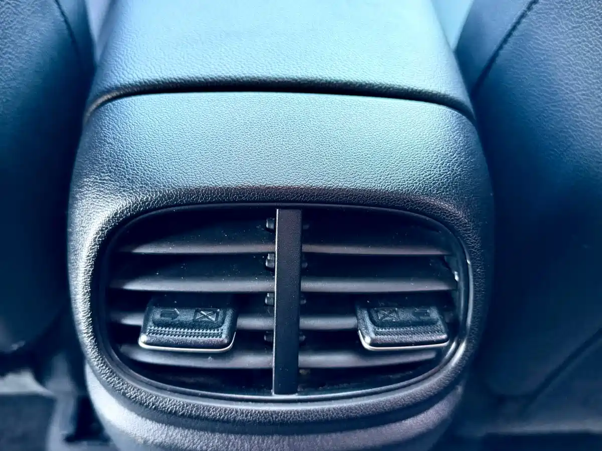 Hyundai Elantra 2023 Model 1.5L CVT LUX Premium Edition фото 15