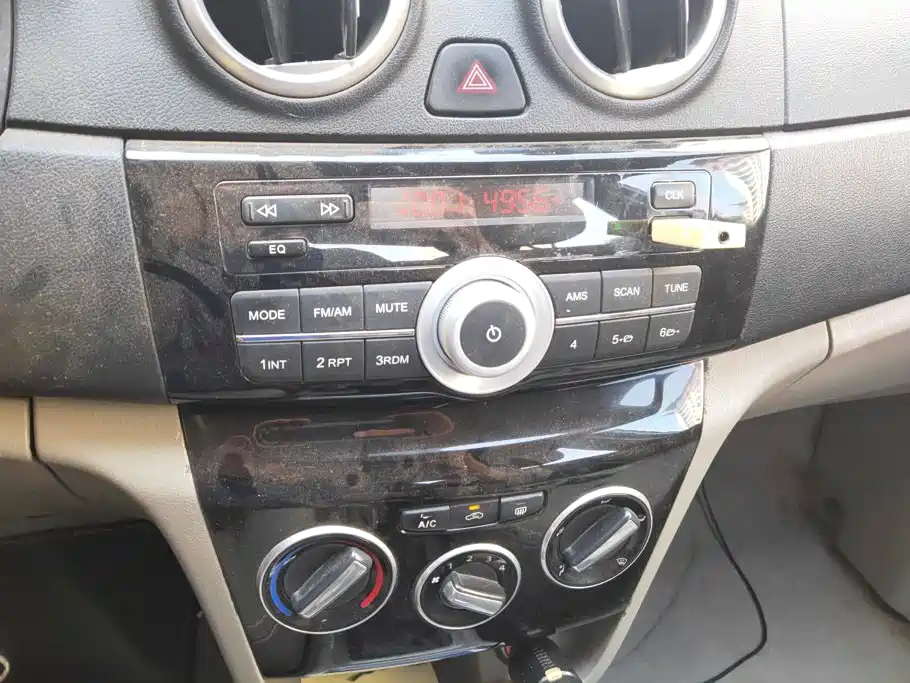 Changan Yuexiang V3 2016 2015 1.4L Manual Cozy (China V)