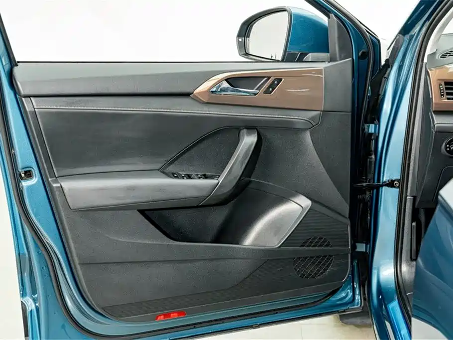 Volkswagen Tharu 2020 280TSI 2WD Comfort Edition China VI фото 16