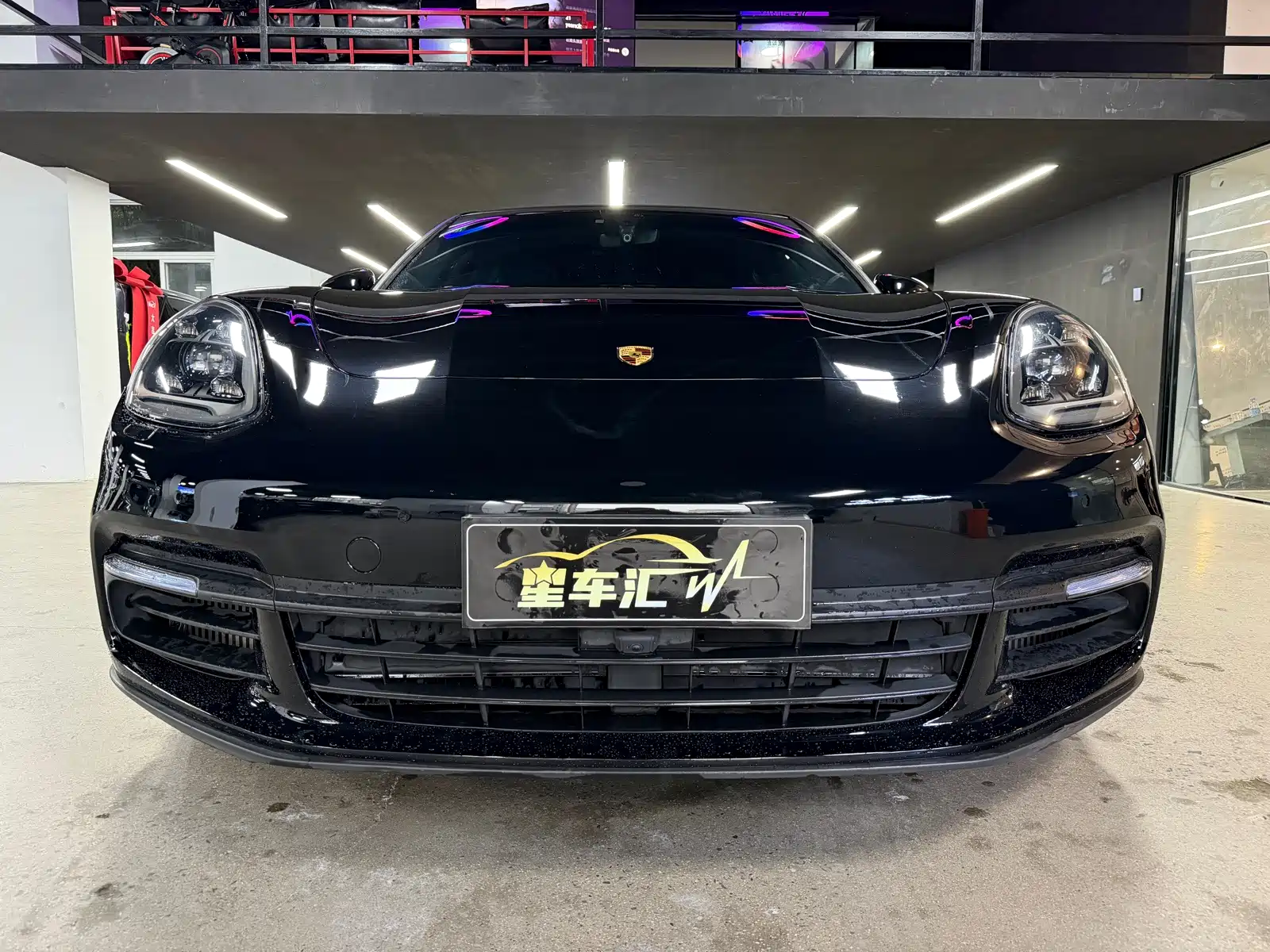 Фото 2 - Porsche Panamera