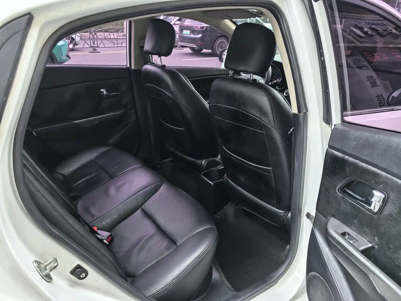 Kia K2 2012 Sedan 1.4L MT GLS Commemorative Edition фото 15