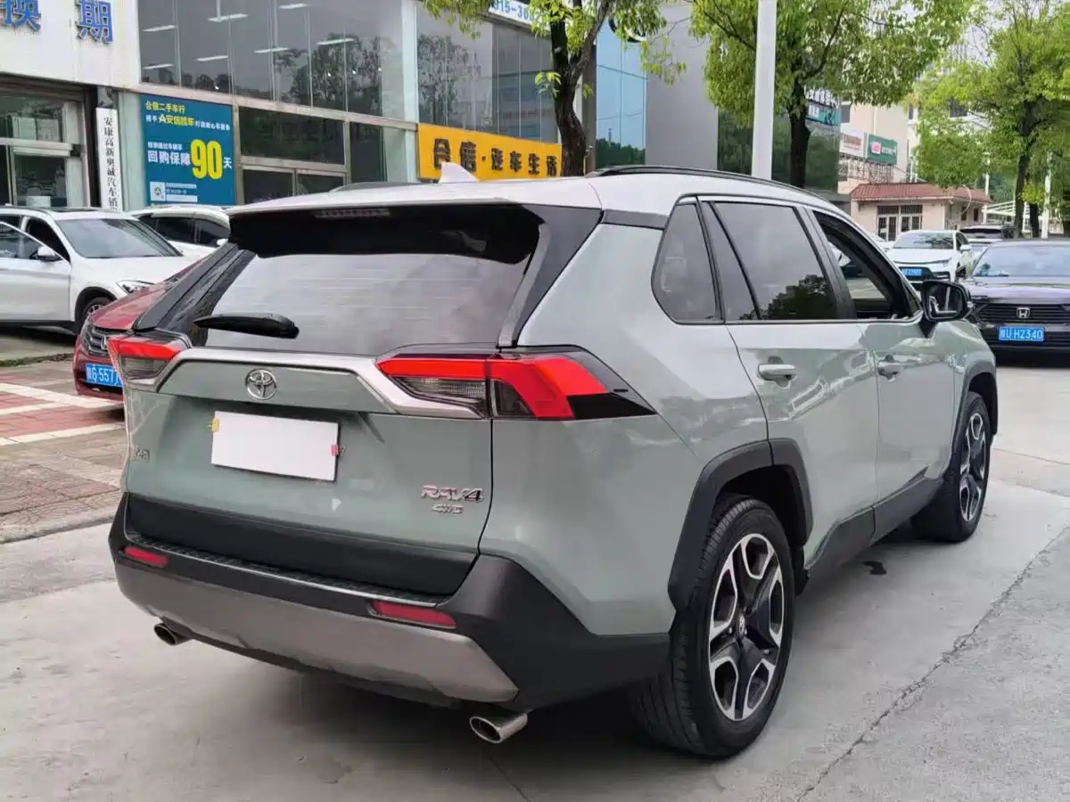 Toyota RAV4 Rongfang 2020 2.0L CVT 4WD Premium Edition фото 9