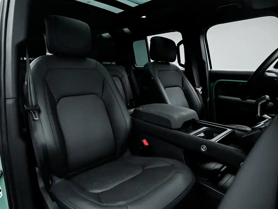 Land Rover Defender 2023 110 3.0T P400 75th Anniversary Legend Edition фото 13