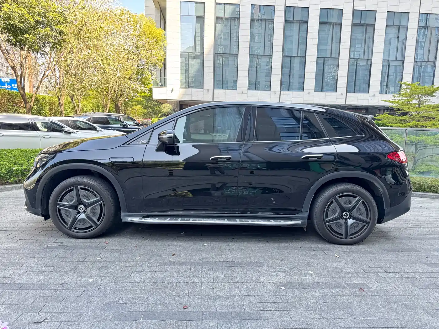 MERCEDES-BENZ EQE SUV