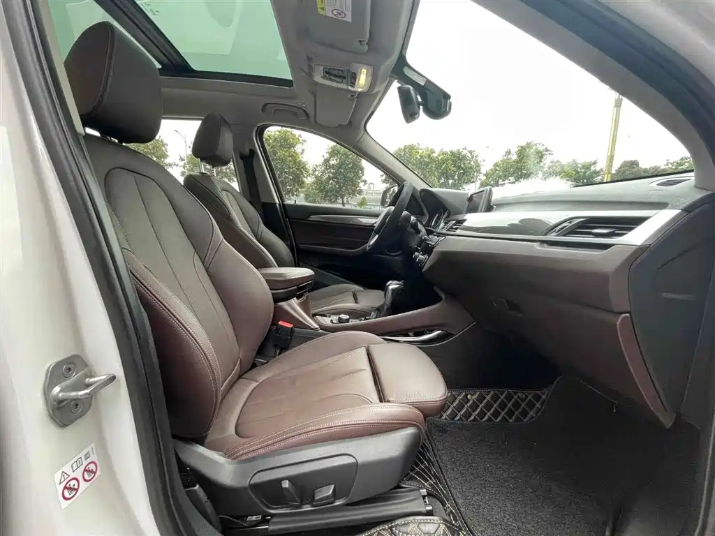 BMW X1 2019 sDrive18Li Premium Model фото 11
