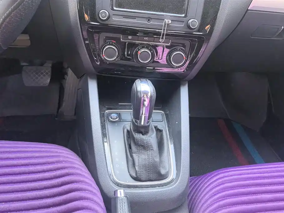 Volkswagen Sagitar 2018 1.6L Automatic Comfort фото 16