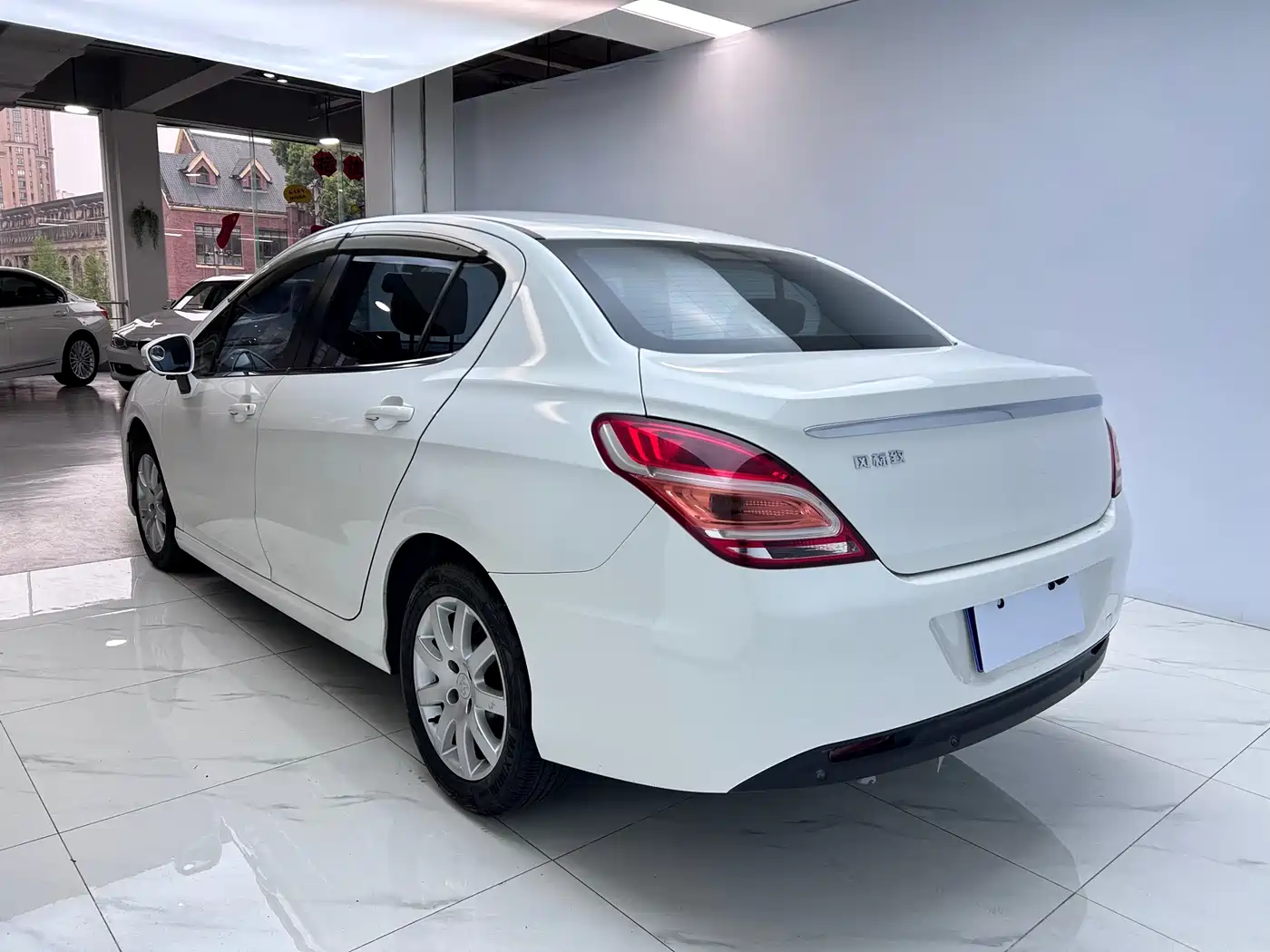 Peugeot 308 2014 Model Joy Edition Classic 1.6L Automatic Superior Style фото 5